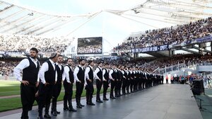 Μια ... Κρήτη στο ΟΑΚΑ! - Με μουσική και χορό οι Κρητικοί έδωσαν ηχηρό "παρών"