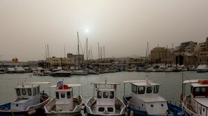 Άνοδος της θερμοκρασίας σήμερα: Στους 35 βαθμούς στη Βόρεια Κρήτη & μεταφορά αφρικανικής σκόνης 