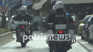  Ηταν έτοιμη να πηδήξει από τον 5ο όροφο - Την έσωσαν οι Αστυνομικοί 