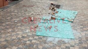 Με αεροδιακομιδή στη Βρετανία ο 49χρονος που καταπλακώθηκε από τζάμι