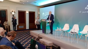 Το ανθεκτικό ΠΑΣΟΚ, οι «τρύπες» του Ηρακλείου και η παρέμβαση Καλοκαιρινού στην κομματική συνδιάσκεψη