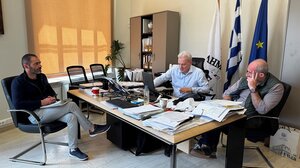 Ηράκλειο: Τα βουνά σκουπιδιών "φέρνουν" έκτακτα μέτρα