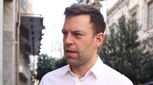  Στα δικαστήρια της Ευελπίδων ο Κασσελάκης για τη δίκη του μετά τη δίωξη για παράβαση του νόμου περί πόθεν έσχες