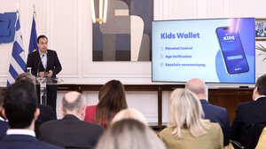 Kids Wallet: Μεγάλο ενδιαφέρον από τα διεθνή μέσα