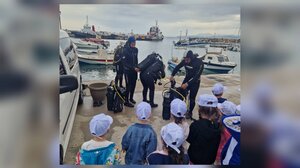 Ο λιμενάρχης που "φωνάζει" με το έργο του