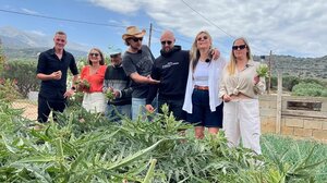 Γυρίσματα στην Μίλατο για ξένο reality μαγειρικής! - Δείτε βίντεο & φωτογραφίες