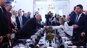 Μητσοτάκης προς Περιφερειάρχες: Να ενταθούν έως το τέλος του έτους τα υπό εξέλιξη έργα