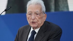 Συλλυπητήρια μηνύματα για τον θάνατο του Πέτρου Μολυβιάτη