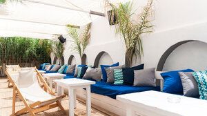 Almyra Seaside Food & Cocktails: Η υψηλή γαστρονομία "μυρίζει" καλοκαίρι!