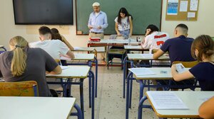 Πανελλαδικές: 5 πολύτιμες συμβουλές για να διαχειριστείτε το άγχος των εξετάσεων