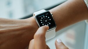 Εκτοξεύεται η παγκόσμια αγορά Wearables το 2025
