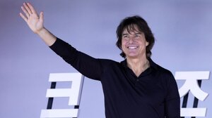 Η εμφάνιση έκπληξη του Τομ Κρουζ στη συναυλία των Oasis 