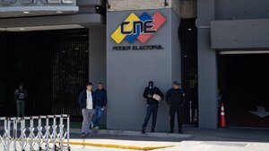 Εκλογές στη Βενεζουέλα: Στις κάλπες με απουσία της αντιπολίτευσης