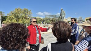 «Χαρτοδιαδρομές… στον Δήμο μας»: επιτυχημένη ξενάγηση στο κέντρο του Ηρακλείου