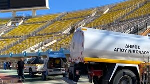 Ο Δήμος Αγίου Νικολάου συνέδραμε στον καθαρισμό των κερκίδων του Παγκρήτιου Σταδίου