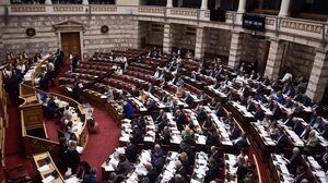 Προανακριτική για τα Τέμπη στη Βουλή : Ώρα αποφάσεων με μαραθώνια ψηφοφορία και 14 κάλπες