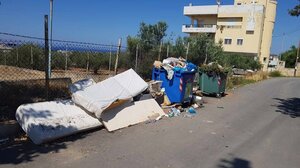 "Τα πλαστικά και τα χαρτικά κάνουν... βόλτα από τον αέρα, έχουμε γεμίσει σκουπίδια"