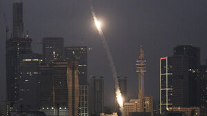 Ιράν: Ισραηλινές επιδρομές στο Μπαντάρ Αμπάς 