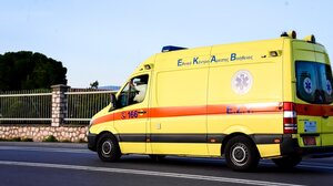 Πέθανε η 70χρονη που είχε δεχθεί επίθεση με πέτρα στη Γλυφάδα από 38χρονο άστεγο