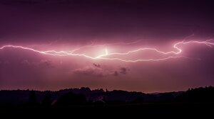 «Ξηρή καταιγίδα»: Το φαινόμενο που προκαλεί φωτιές λόγω έντονης κεραυνικής δραστηριότητας