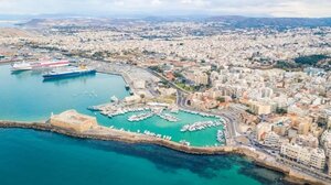 Βλάβη στον καταπέλτη του Blue Star Chios - Αποκαταστάθηκε η βλάβη και συνέχισε το δρομολόγιό του