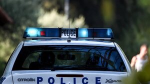 Αναστάτωση στον Πύργο: Άνδρας άρπαξε κοπέλα από τα μαλλιά και την έσερνε στην κεντρική πλατεία