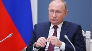 Ο Πούτιν "ανοιχτός" σε ειρηνική λύση για την Ουκρανία - Η Μόσχα επιμένει στους στόχους της