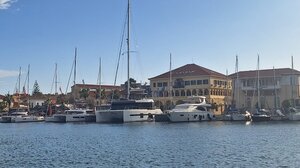 ΤτΕ: Στα 16,7 δισ. ευρώ τα έσοδα απο τον τουρισμό στο 8μηνο