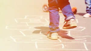 Σύλληψη σε βρεφονηπιακό της Αττικής: «Επειδή δεν έτρωγε του έβγαλε τα μαλλιά»