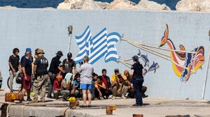 “Έπεσαν” οι άνεμοι και η "φωτιά"... μεταφέρθηκε ξανά στη θάλασσα!