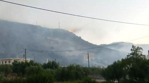 Φωτιά στην Ιεράπετρα: Χιλιάδες τουρίστες απομακρύνθηκαν από ξενοδοχεία!