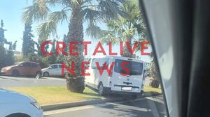 Ηράκλειο: Έκανε αναστροφή περνώντας μέσα από τους φοίνικες… για να αποφύγει την κίνηση!