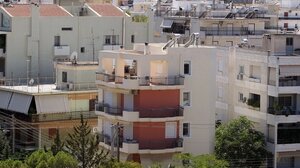 Καύσωνας: Καμίνι τα σπίτια με τη θερμοκρασία να αγγίζει τους 34°C