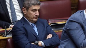 Η πολιτική και τα … κορόμηλα! Τι απαντά ο Λευτέρης Αυγενάκης