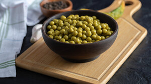 Πανεύκολη συνταγή για αρακά λαδερό με ντομάτα και άνηθο