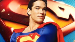 «Πόσο woke πια;» Εξοργισμένος ο τηλεοπτικός Σούπερμαν με τον χαρακτηρισμό «μετανάστη»