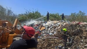 Η πυρκαγιά ξεκίνησε από το αυτοκίνητο και γρήγορα πήρε... έκταση!