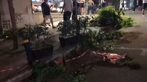 Αυτοκίνητο έπεσε σε κόσμο στο Κολωνάκι – 12 τραυματίες!