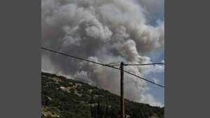 Φωτιά στον Φενεό Κορινθίας: Προσήχθησαν δυο άτομα για την πυρκαγιά - Νέα μηνύματα από 112