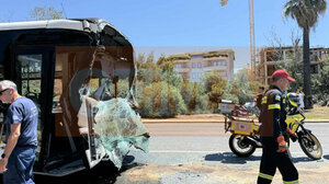 Συγκρούστηκαν δύο λεωφορεία στη Βούλα - Δεκάδες οι τραυματίες, ανάμεσα τους και ανήλικος