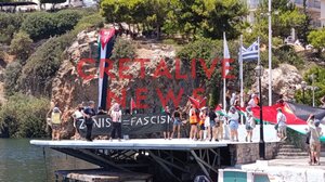 Άγιος Νικόλαος: Ελεύθεροι και οι τρεις προσαχθέντες – Χειροκροτήματα από το συγκεντρωμένο πλήθος