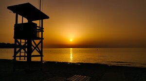 MyCoast: 11.500 καταγγελίες για αυθαιρεσίες - Χωρίς ναυαγοσώστη παραλία στην Κρήτη