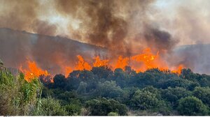 Αλβανία: Τρεις τραυματίες από πυρκαγιά - Κάηκαν μια εκκλησία και 10 σπίτια