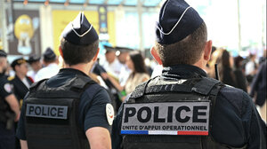 Αυτοκίνητο έπεσε σε πεζούς στη Βόρεια Γαλλία - Ένας νεκρός και τραυματίες