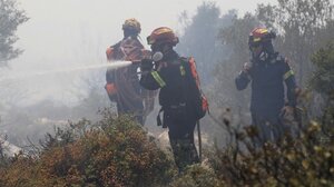 Πυρκαγιά στο Κίτσι Κορωπίου: Μήνυμα από το 112 - Ενισχύθηκαν οι δυνάμεις της Πυροσβεστικής