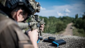 Δανία: Και οι γυναίκες πλέον θα συμπεριλαμβάνονται στη στρατιωτική θητεία