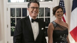 Το CBS "κατεβάζει ρολά" στο "The Late Show" με τον Κόλμπερτ