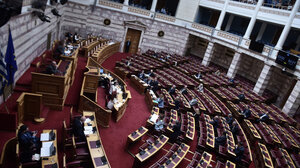 Η ακρίβεια χτύπησε και το καφενείο της Βουλής - Στα ύψη οι τιμές, γκρίνια από τους βουλευτές