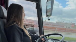 Όνειρα ζωής με τέσσερις ρόδες για 23χρονη οδηγό λεωφορείου