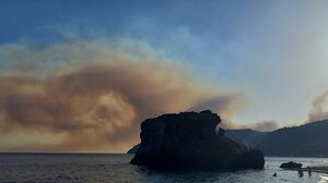 Χανιά: Ανεξέλεγκτη η πυρκαγιά στα Τεμένια – Εκκενώθηκαν οικισμοί, κάηκαν σπίτια - Άνεμοι πάνω από 10 μποφόρ